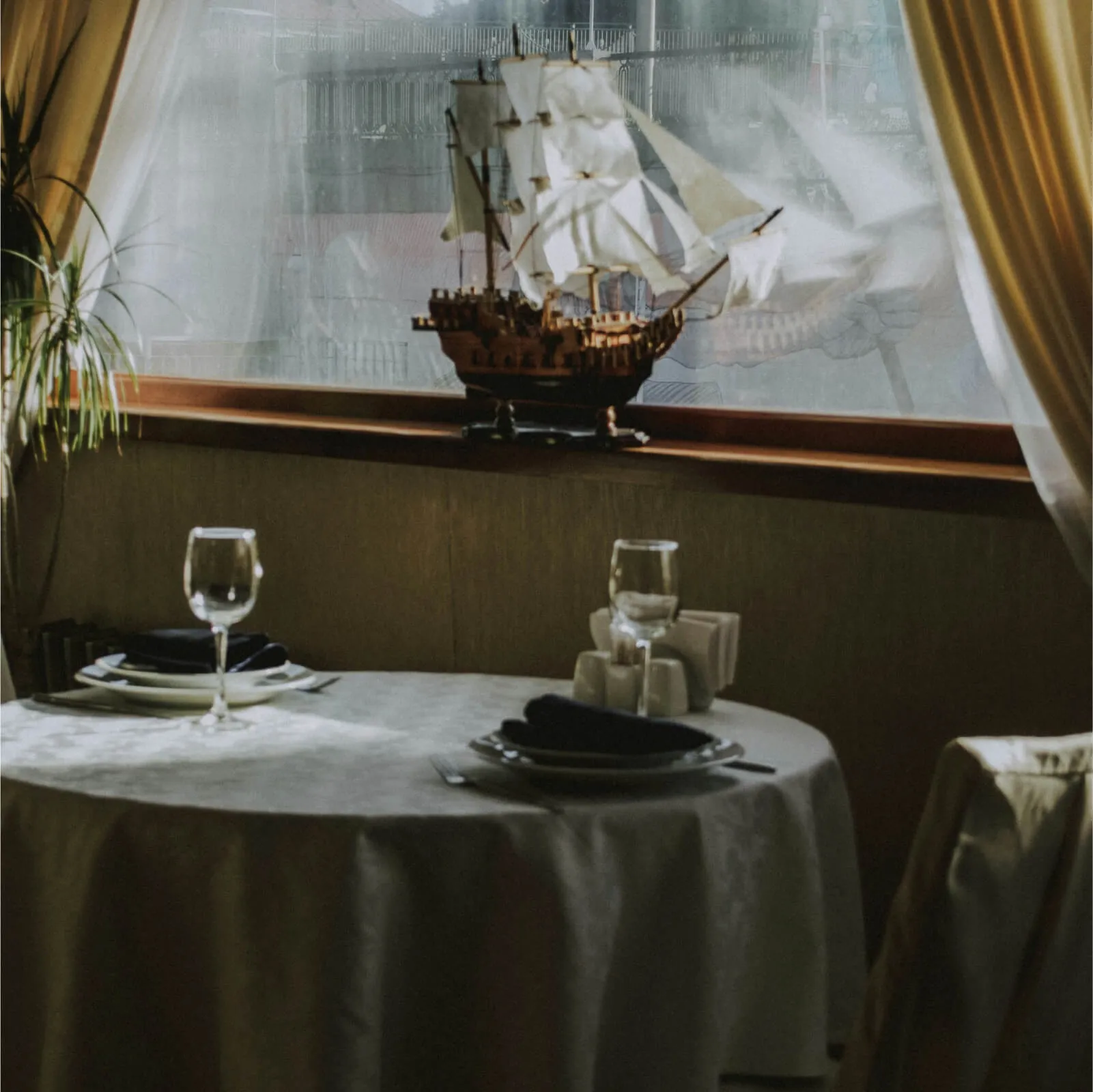 Photo of a restaurant to describe Restaurant Music